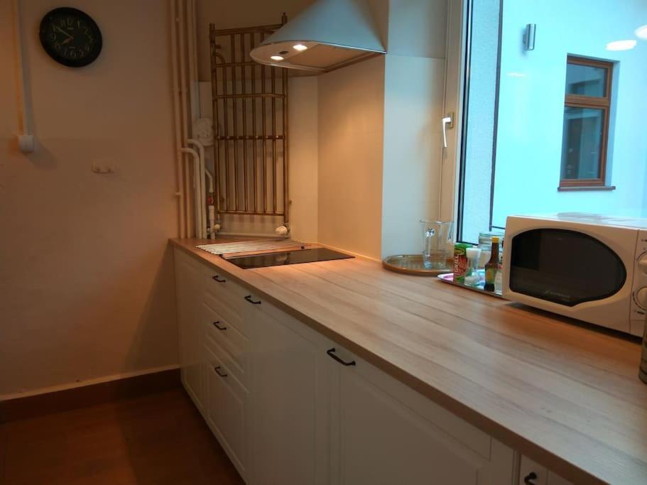 Big Cosy Retro Apt, Free Parking, 15Min Oldtown & Kazimierz - By Homelike Krakow Luaran gambar