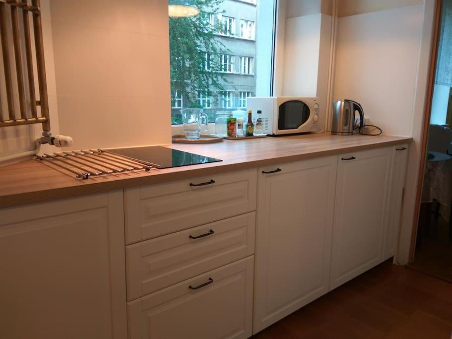 Big Cosy Retro Apt, Free Parking, 15Min Oldtown & Kazimierz - By Homelike Krakow Luaran gambar